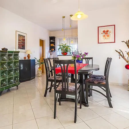 Apartment Vlasta Stinjan